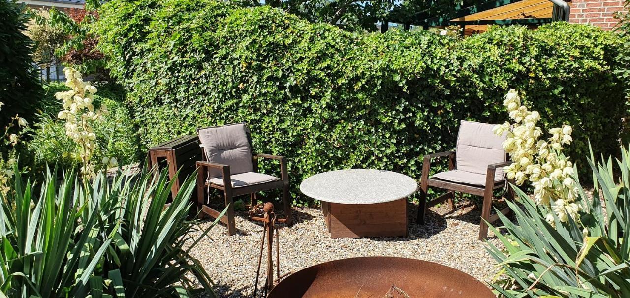 Ferienwohnung Wybo mit Garten Wremen Exterior foto