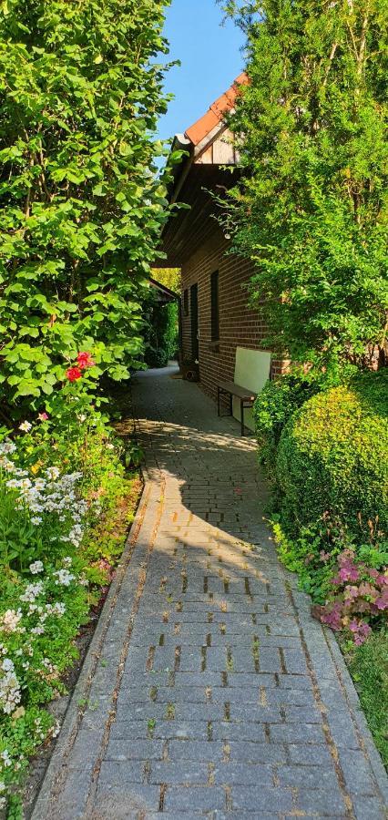 Ferienwohnung Wybo mit Garten Wremen Exterior foto